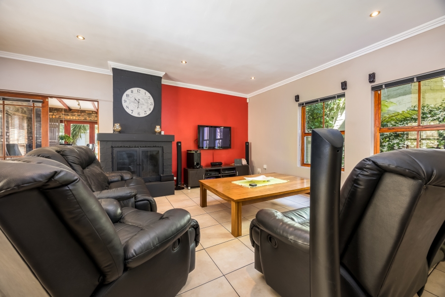 3 Bedroom Property for Sale in Vierlanden Western Cape